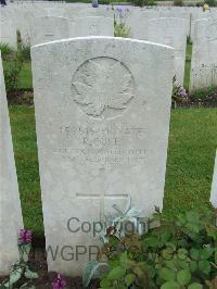 Etaples Military Cemetery - Duke, R